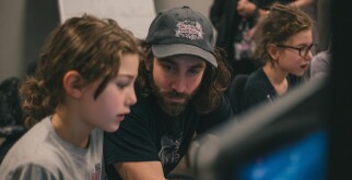 Как эффективно работать с молодыми продюсерами: полный гид для начинающих