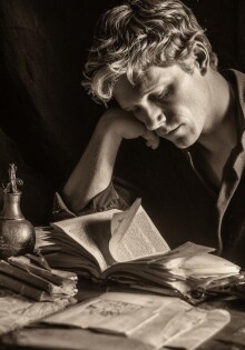 Литературные предпочтения актера: что читает звезда за кулисами