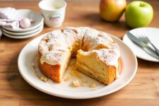 Шарлотка с яблоками: простой пирог, который всегда выручит